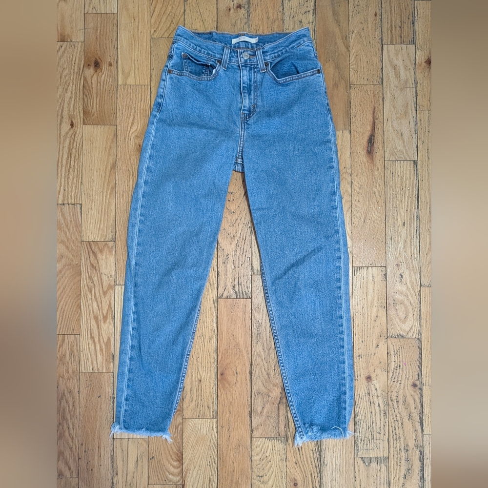 EUC levi's Mom Jeans Size 26 *F6